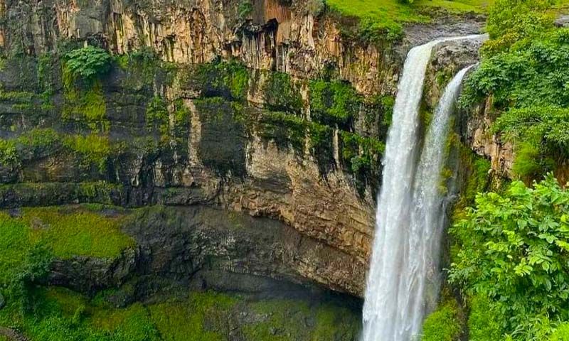 Gidiya Khoh Waterfall