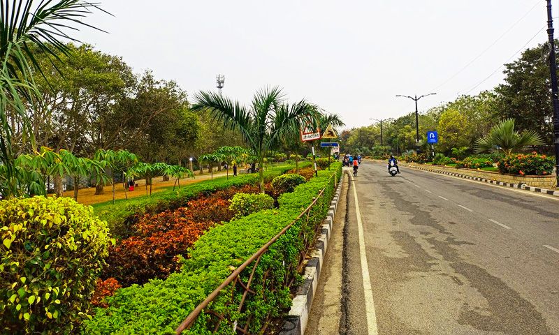 Necklace Road