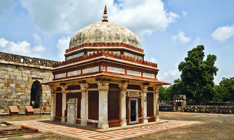 Tomb of Imam Zamin